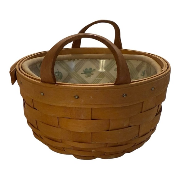 Vintage 2001 The Longaberger Basket Hand Woven Round With Leaf Cloth & Protector - Picture 4 of 12